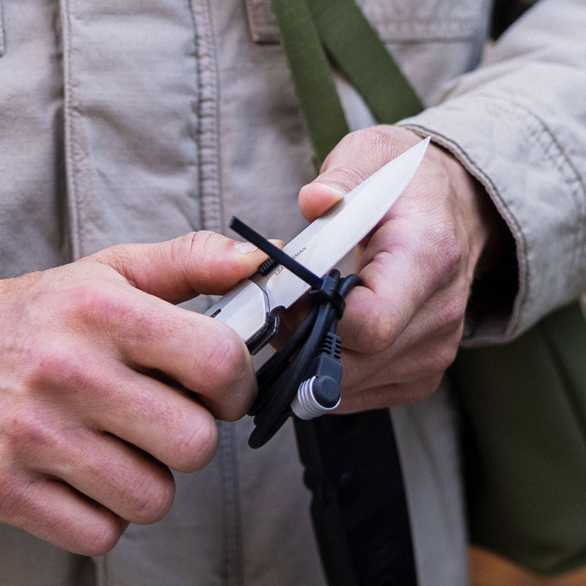 blazer_knife_20260402201552_9fkr.jpg